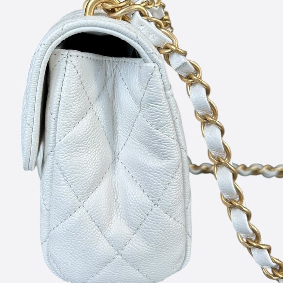 CHANEL White top handle Bag with Elegant Chain - Picture 5 of 8